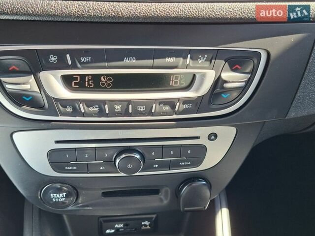 Серый Рено Меган, объемом двигателя 1.46 л и пробегом 225 тыс. км за 9200 $, фото 82 на Automoto.ua