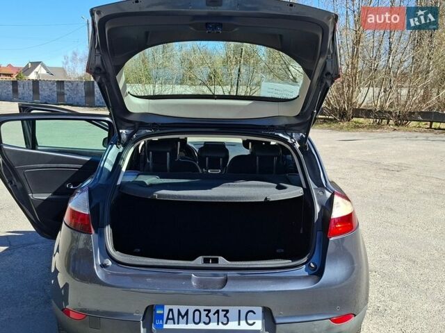 Серый Рено Меган, объемом двигателя 1.46 л и пробегом 225 тыс. км за 9200 $, фото 70 на Automoto.ua