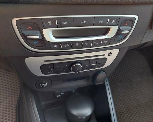 Серый Рено Меган, объемом двигателя 1.5 л и пробегом 126 тыс. км за 8700 $, фото 11 на Automoto.ua