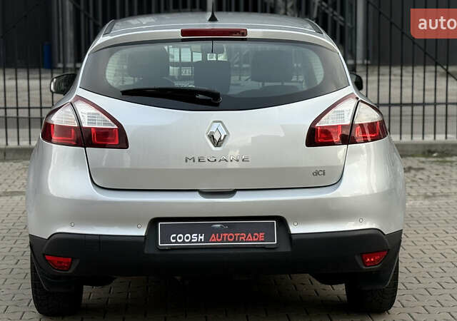 Рено Меган 2015 у Києві на Automoto.ua Сірий Рено Меган, об'ємом двигуна 1.46 л та пробігом 207 тис. км за 7900 $, фото 11 на Automoto.ua