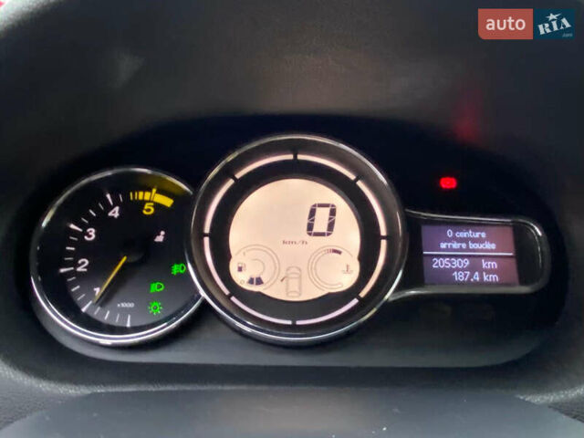 Серый Рено Меган, объемом двигателя 1.5 л и пробегом 205 тыс. км за 7999 $, фото 12 на Automoto.ua