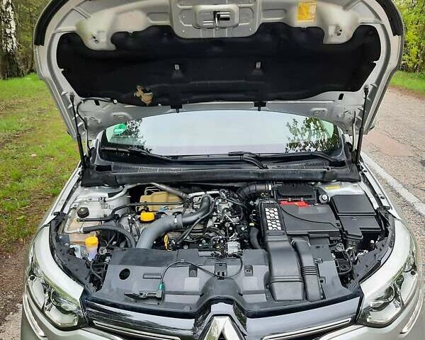 Сірий Рено Меган, об'ємом двигуна 1.2 л та пробігом 86 тис. км за 10200 $, фото 43 на Automoto.ua