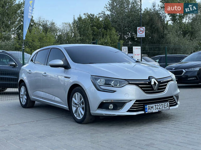 Серый Рено Меган, объемом двигателя 1.5 л и пробегом 256 тыс. км за 12499 $, фото 8 на Automoto.ua