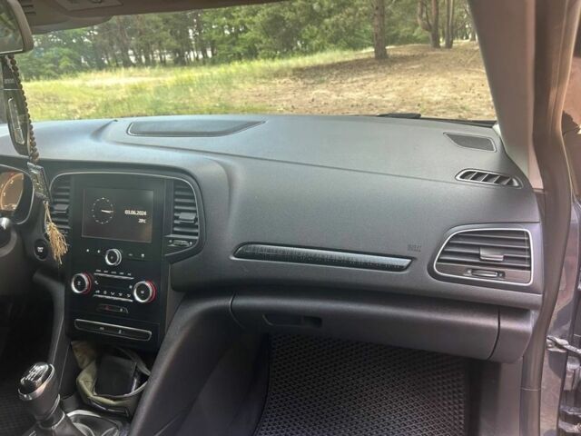 Серый Рено Меган, объемом двигателя 1.5 л и пробегом 280 тыс. км за 11500 $, фото 5 на Automoto.ua