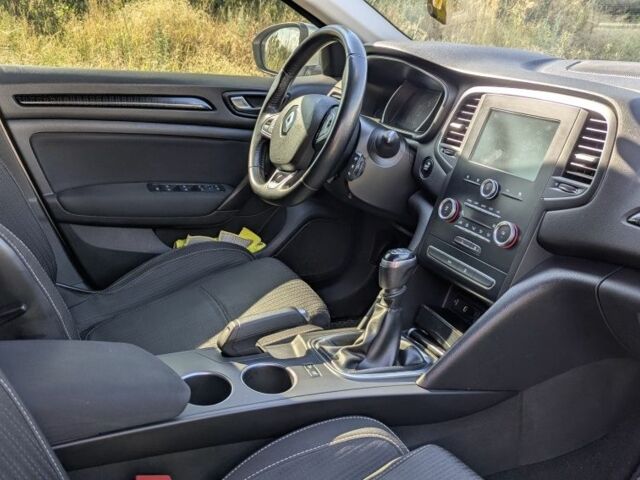 Рено Меган 2016 в Днепре (Днепропетровске) на Automoto.ua Серый Рено Меган, объемом двигателя 1.5 л и пробегом 270 тыс. км за 10000 $, фото 7 на Automoto.ua