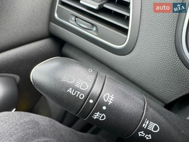 Сірий Рено Меган, об'ємом двигуна 1.46 л та пробігом 75 тис. км за 13999 $, фото 23 на Automoto.ua