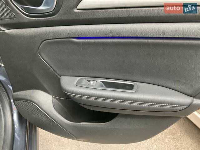 Рено Меган 2017 в Киеве на Automoto.ua Серый Рено Меган, объемом двигателя 1.2 л и пробегом 132 тыс. км за 13300 $, фото 24 на Automoto.ua