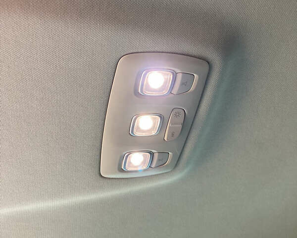 Рено Меган 2017 в Киеве на Automoto.ua Серый Рено Меган, объемом двигателя 1.2 л и пробегом 132 тыс. км за 13300 $, фото 10 на Automoto.ua