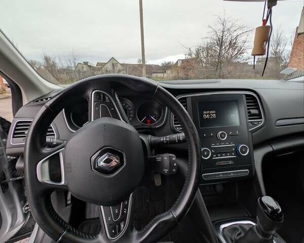 Серый Рено Меган, объемом двигателя 1.5 л и пробегом 254 тыс. км за 11300 $, фото 16 на Automoto.ua