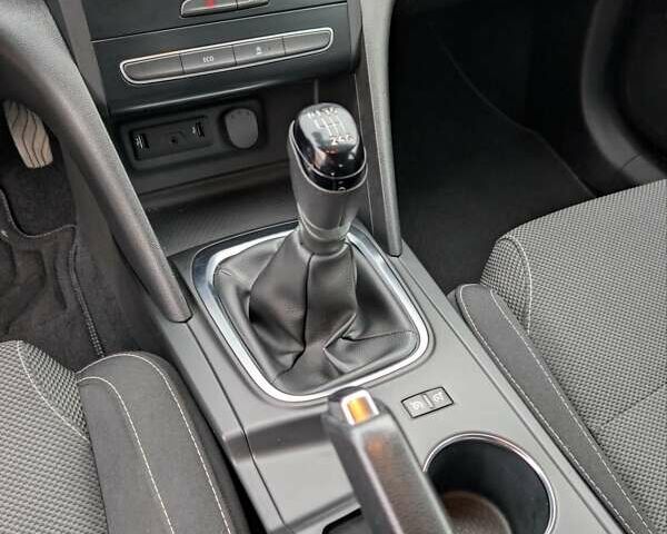 Серый Рено Меган, объемом двигателя 1.5 л и пробегом 254 тыс. км за 11300 $, фото 18 на Automoto.ua