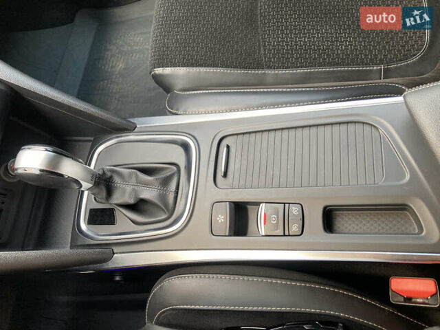 Рено Меган 2017 в Киеве на Automoto.ua Серый Рено Меган, объемом двигателя 1.2 л и пробегом 132 тыс. км за 13300 $, фото 36 на Automoto.ua