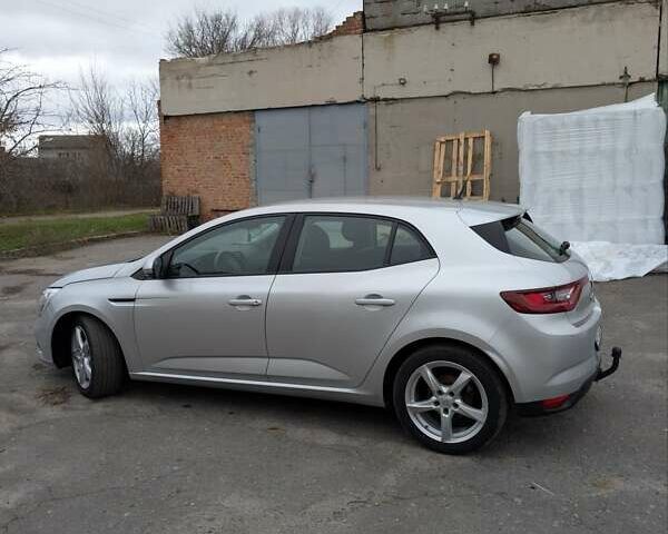 Серый Рено Меган, объемом двигателя 1.5 л и пробегом 254 тыс. км за 11300 $, фото 3 на Automoto.ua