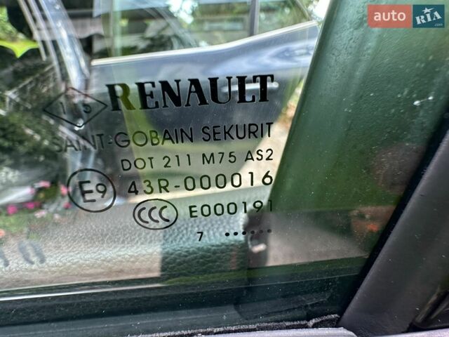 Сірий Рено Меган, об'ємом двигуна 1.5 л та пробігом 134 тис. км за 11200 $, фото 19 на Automoto.ua