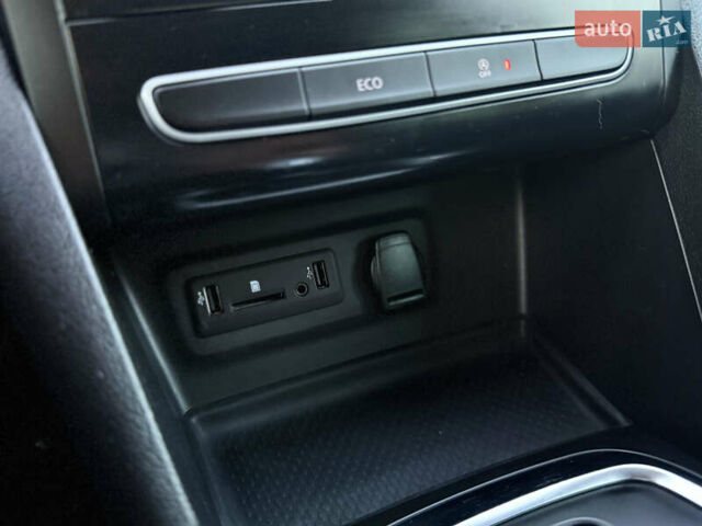 Серый Рено Меган, объемом двигателя 1.5 л и пробегом 190 тыс. км за 13999 $, фото 31 на Automoto.ua