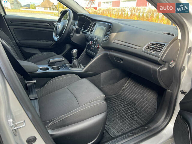 Рено Меган 2020 в Луцке на Automoto.ua Серый Рено Меган, объемом двигателя 1.46 л и пробегом 165 тыс. км за 14200 $, фото 20 на Automoto.ua