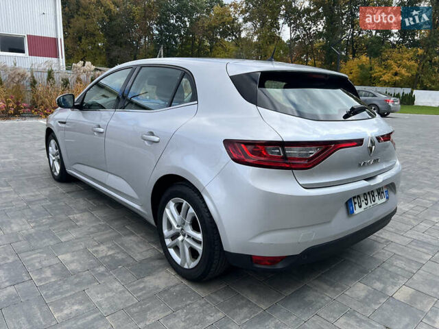Рено Меган 2020 в Луцке на Automoto.ua Серый Рено Меган, объемом двигателя 1.46 л и пробегом 165 тыс. км за 14200 $, фото 5 на Automoto.ua