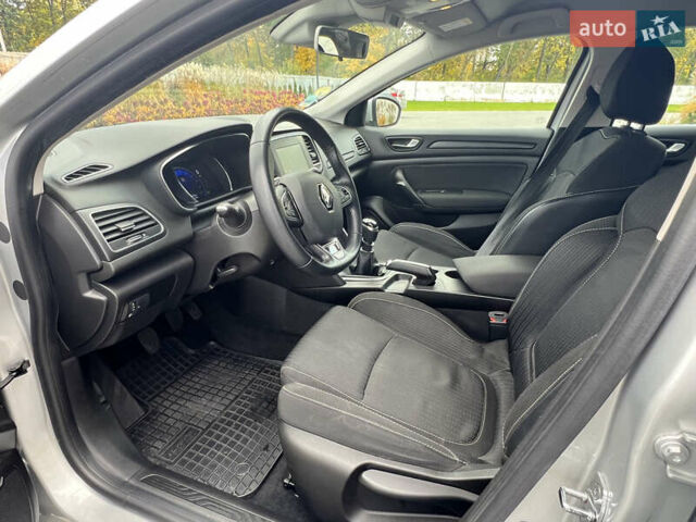 Рено Меган 2020 в Луцке на Automoto.ua Серый Рено Меган, объемом двигателя 1.46 л и пробегом 165 тыс. км за 14200 $, фото 11 на Automoto.ua