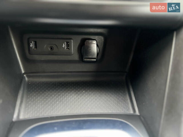 Рено Меган 2020 в Луцке на Automoto.ua Серый Рено Меган, объемом двигателя 1.46 л и пробегом 165 тыс. км за 14200 $, фото 19 на Automoto.ua