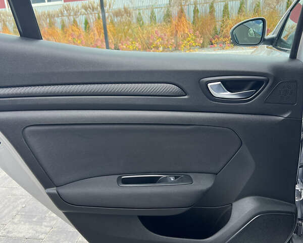 Рено Меган 2020 в Луцке на Automoto.ua Серый Рено Меган, объемом двигателя 1.46 л и пробегом 165 тыс. км за 14200 $, фото 22 на Automoto.ua