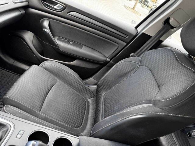 Серый Рено Меган, объемом двигателя 1.5 л и пробегом 163 тыс. км за 14800 $, фото 10 на Automoto.ua