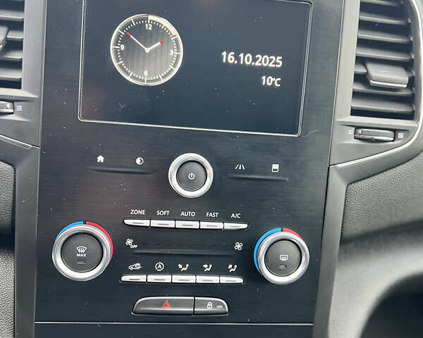 Рено Меган 2020 в Луцке на Automoto.ua Серый Рено Меган, объемом двигателя 1.46 л и пробегом 165 тыс. км за 14200 $, фото 13 на Automoto.ua