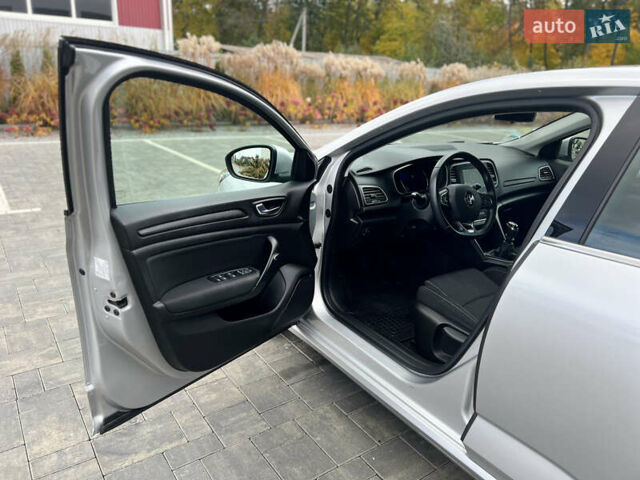 Рено Меган 2020 в Луцке на Automoto.ua Серый Рено Меган, объемом двигателя 1.46 л и пробегом 165 тыс. км за 14200 $, фото 10 на Automoto.ua
