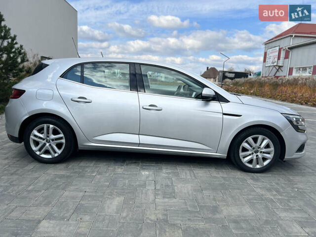 Рено Меган 2020 в Луцке на Automoto.ua Серый Рено Меган, объемом двигателя 1.46 л и пробегом 165 тыс. км за 14200 $, фото 8 на Automoto.ua