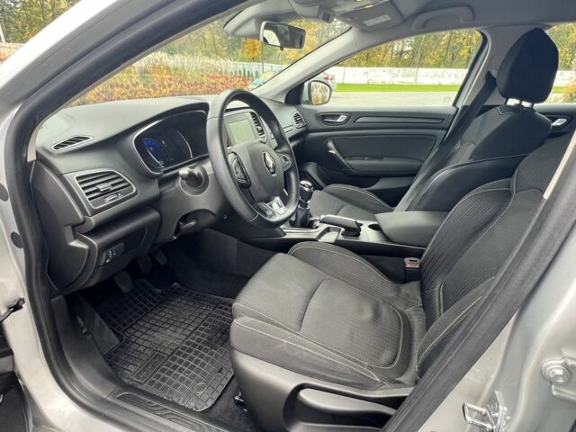 Рено Меган 2020 в Луцке на Automoto.ua Серый Рено Меган, объемом двигателя 1.5 л и пробегом 165 тыс. км за 14000 $, фото 6 на Automoto.ua