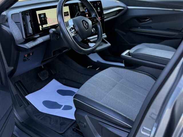 Серый Рено Меган, объемом двигателя 0 л и пробегом 105 тыс. км за 20500 $, фото 15 на Automoto.ua