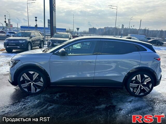 Серый Рено Меган, объемом двигателя 0 л и пробегом 54 тыс. км за 24031 $, фото 3 на Automoto.ua