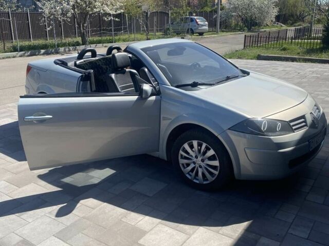Серый Рено Меган, объемом двигателя 2 л и пробегом 220 тыс. км за 5200 $, фото 1 на Automoto.ua