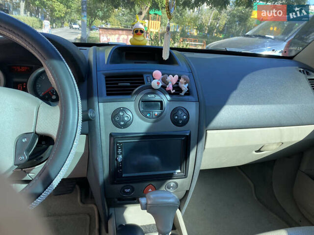 Серый Рено Меган, объемом двигателя 2 л и пробегом 147 тыс. км за 6000 $, фото 4 на Automoto.ua