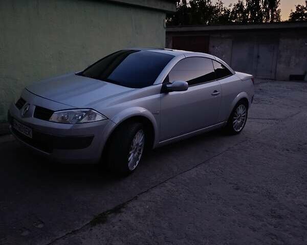 Серый Рено Меган, объемом двигателя 2 л и пробегом 240 тыс. км за 5800 $, фото 4 на Automoto.ua