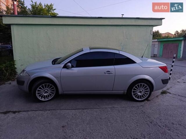 Серый Рено Меган, объемом двигателя 2 л и пробегом 240 тыс. км за 5800 $, фото 3 на Automoto.ua