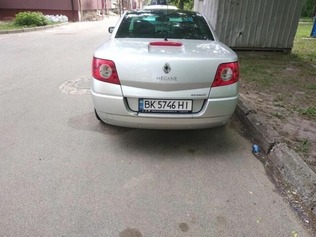 Серый Рено Меган, объемом двигателя 2 л и пробегом 230 тыс. км за 4800 $, фото 2 на Automoto.ua
