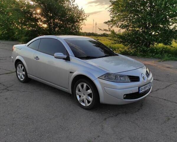 Рено Меган 2006 в Славянске на Automoto.ua Серый Рено Меган, объемом двигателя 2 л и пробегом 160 тыс. км за 7200 $, фото 1 на Automoto.ua