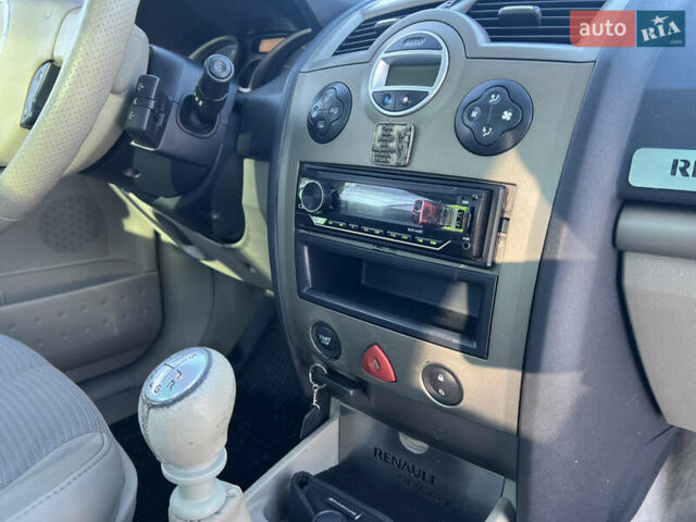 Сірий Рено Меган, об'ємом двигуна 1.9 л та пробігом 246 тис. км за 3999 $, фото 13 на Automoto.ua