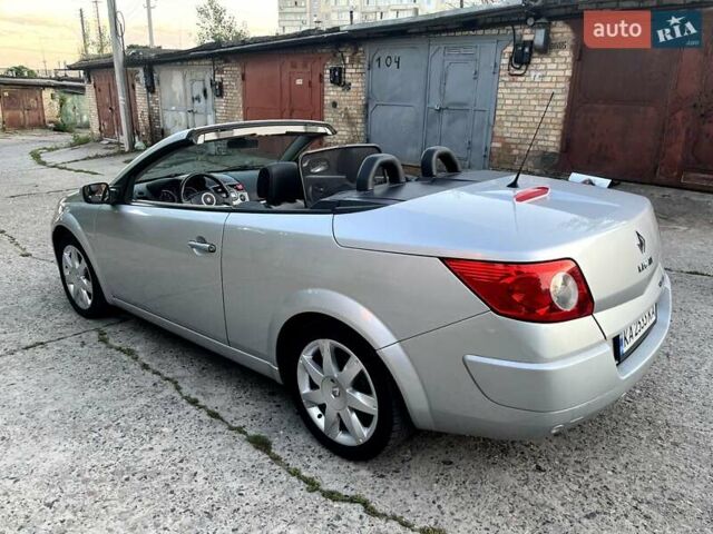 Серый Рено Меган, объемом двигателя 2 л и пробегом 177 тыс. км за 5600 $, фото 3 на Automoto.ua