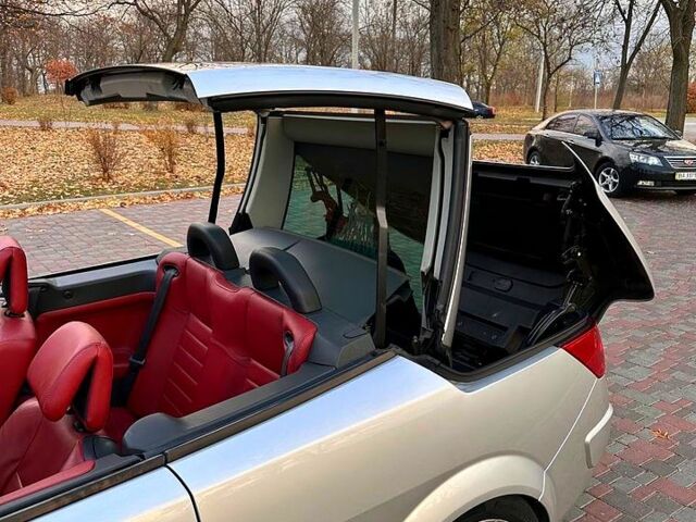 Серый Рено Меган, объемом двигателя 2 л и пробегом 176 тыс. км за 6500 $, фото 5 на Automoto.ua