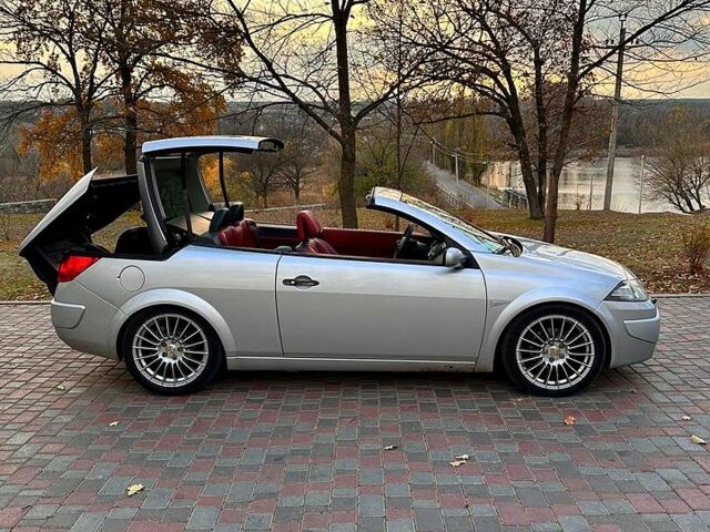 Серый Рено Меган, объемом двигателя 2 л и пробегом 176 тыс. км за 6500 $, фото 6 на Automoto.ua