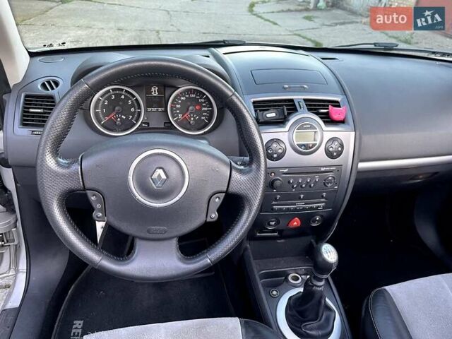 Серый Рено Меган, объемом двигателя 2 л и пробегом 177 тыс. км за 5600 $, фото 13 на Automoto.ua