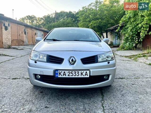 Серый Рено Меган, объемом двигателя 2 л и пробегом 177 тыс. км за 5600 $, фото 8 на Automoto.ua