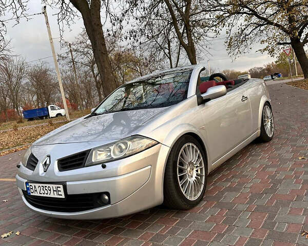 Серый Рено Меган, объемом двигателя 2 л и пробегом 176 тыс. км за 6000 $, фото 1 на Automoto.ua