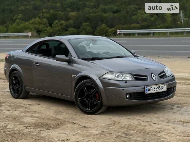 Серый Рено Меган, объемом двигателя 2 л и пробегом 273 тыс. км за 4500 $, фото 1 на Automoto.ua