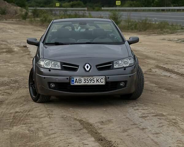 Серый Рено Меган, объемом двигателя 2 л и пробегом 273 тыс. км за 4500 $, фото 8 на Automoto.ua