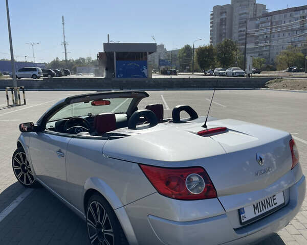 Сірий Рено Меган, об'ємом двигуна 1.6 л та пробігом 290 тис. км за 6500 $, фото 71 на Automoto.ua