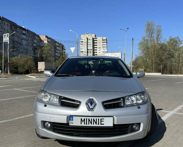 Сірий Рено Меган, об'ємом двигуна 1.6 л та пробігом 290 тис. км за 6500 $, фото 12 на Automoto.ua