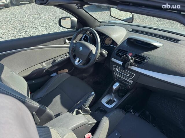 Серый Рено Меган, объемом двигателя 2 л и пробегом 215 тыс. км за 8690 $, фото 20 на Automoto.ua