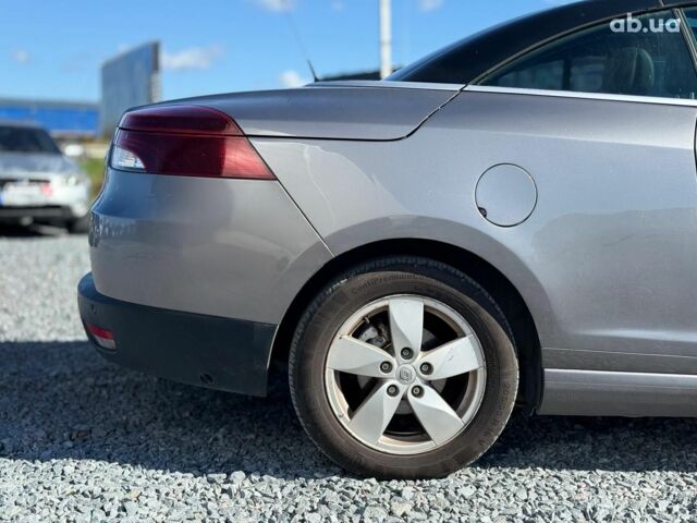 Серый Рено Меган, объемом двигателя 2 л и пробегом 215 тыс. км за 8690 $, фото 6 на Automoto.ua