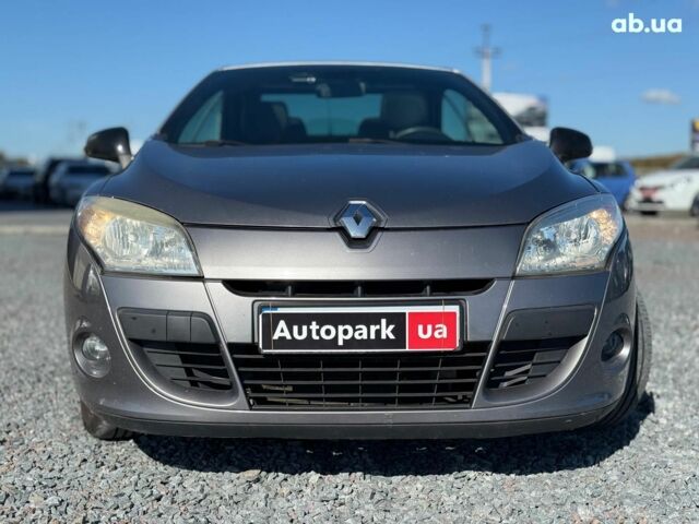Серый Рено Меган, объемом двигателя 2 л и пробегом 215 тыс. км за 8690 $, фото 1 на Automoto.ua